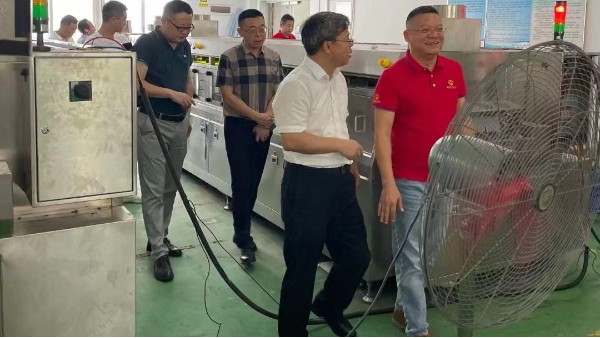 江西贛州經(jīng)開區(qū)領(lǐng)導(dǎo)走訪金泰瀛公司